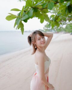 Ungsumalynn Sirapatsakmetha Instagram - ☺️🌴🌊☀️