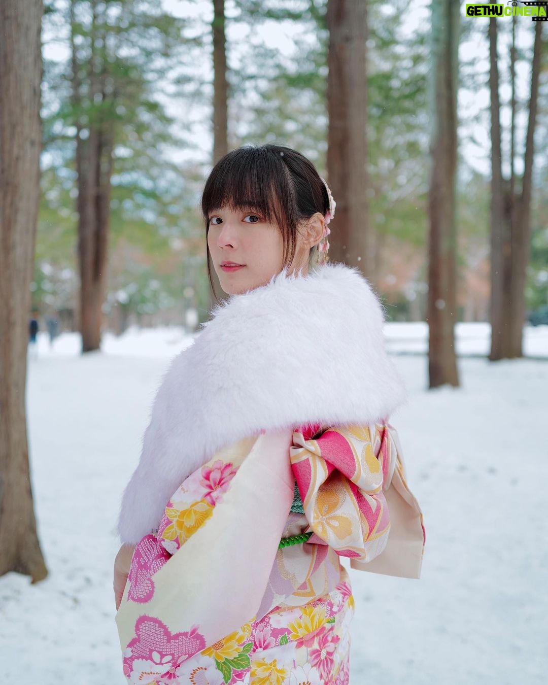 Ungsumalynn Sirapatsakmetha Instagram - กิโมโนมีหลายชั้น แต่เธอนั้นต้องมีชั้นคนเดียว🤭👘❄️🌸 #danpattiehoneymoon 北海道神宮 / HOKKAIDO-JINGU