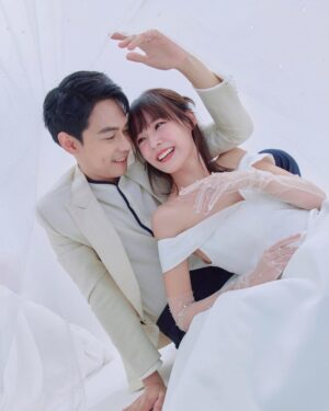 Ungsumalynn Sirapatsakmetha Instagram - เหมือนถ่ายposterซีรีส์เกาหลีเลย ชื่อเรื่องอะไรดีน๊า🤭🤵🏻‍♂️👰🏻‍♀️ Youtube: DanPattie #PostWedding