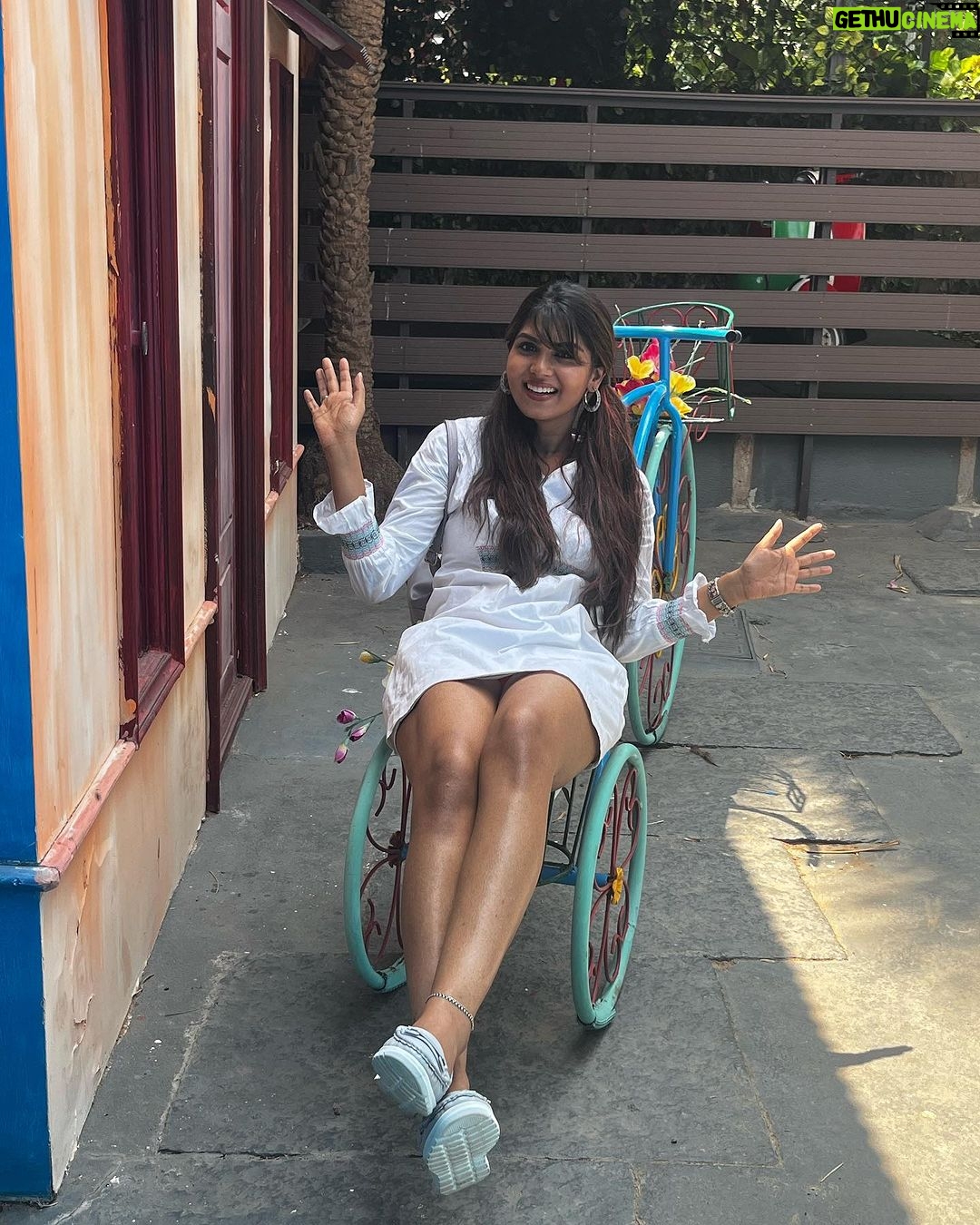 Upasana Rai Instagram - It’s so simple to be happy, But it’s so difficult to be simple. . #simple #happy #dialogue #upasana #upasanarc #modelshoot #loveyourself #mood