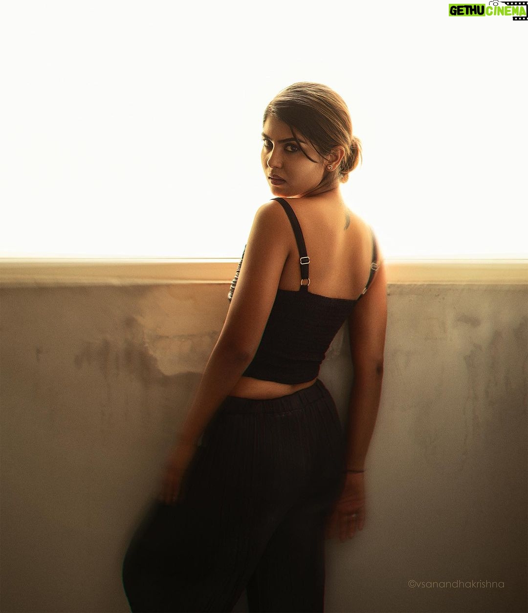 Upasana Rai Instagram - Turn behind to see where your handwork has made your reach . Pc @v.s.anandhakrishna . #look #upasanarc #upasana