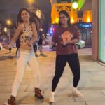 Upasana Rai Instagram – Smiles.. laughter.. dance.. love ..6🌡️ weather
.
#dance #dancereels #londonstreets #london #travel #improv #impromptu #reelitfeelit #upasanarc #upasana