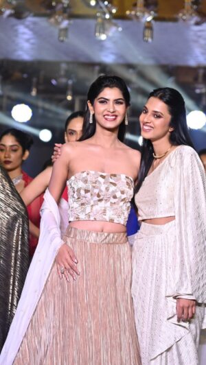 Upasana Rai Instagram - Strutting down the runway, I become the symphony of style in @virinareddylabel , the showstopper in the grand performance of #mcfw #madrascouturefashionweek 
.
#upasana #upasanarc #fashion #fashionweek #showstopper 
.
How’s the look??