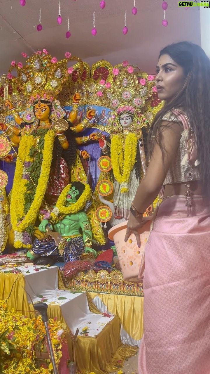 Upasana Rai - 75 Likes - Bolo bolo dugga elo
.
#upasanarc #upasana #durga #durgapuja #festival #festivalfashion #festivalseason #festivaloutfit #festive #festivewear #festivecollection #festiveseason #festivevibes #indian #indianbride #indianwear #indianfashion #durgapuja #duggadugga #chennai #aschebochorabarhobe