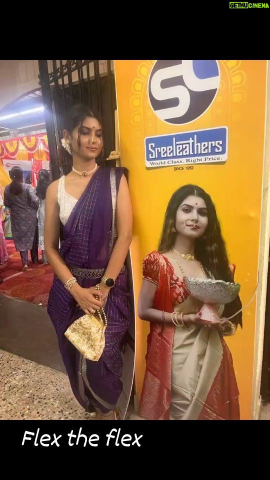 Upasana Rai Instagram - The yearly flexing.. . #upasanaRC #upasana #flex #flextheflex #durgapuja #indianfestival #indianwear #indianfashion #festivewear #sareelove #saree #brand #brandambassador