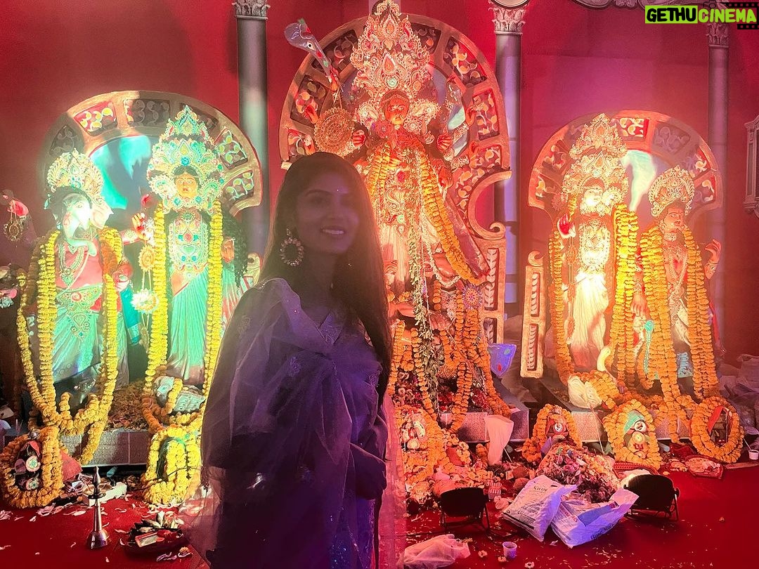 Upasana Rai Instagram - Navami evening . #navami #navaminight #durgapuja #duggadugga #upasana #upasanarc #ootd #festive #festivewear #indianwear #Instagram #indian #lehenga
