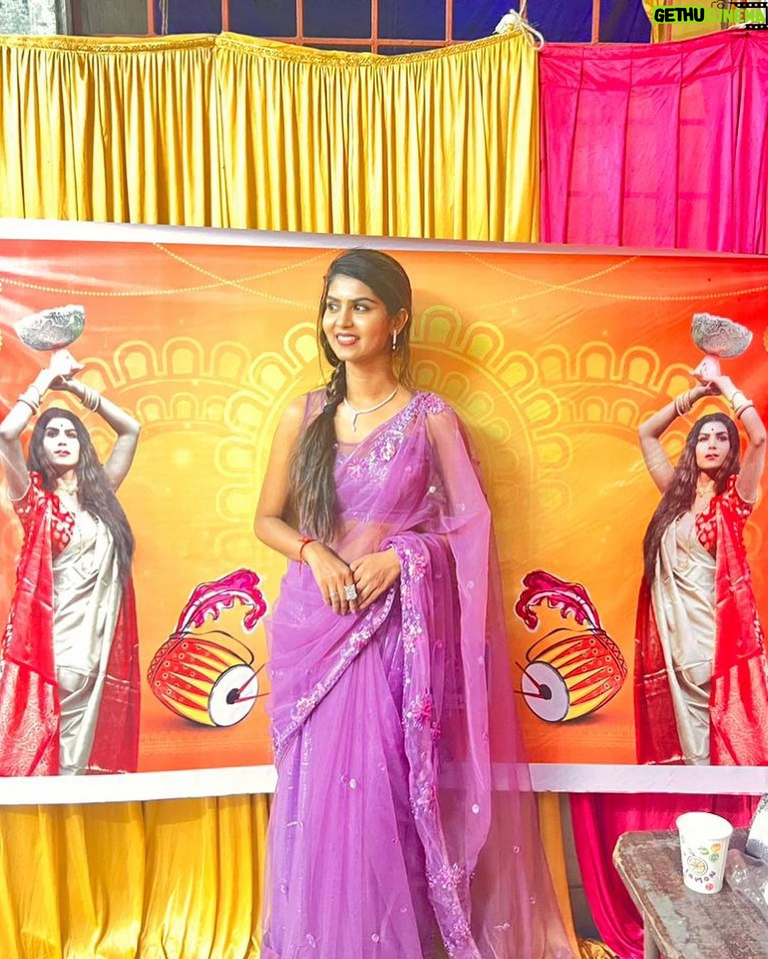 Upasana Rai Instagram - Purple dones the day.. #astami #evening . #astamilook #upasana #upasanarc #purple #festivewear #festivecollection #indianwear #sareelove #sareelover #sareefashion #saree