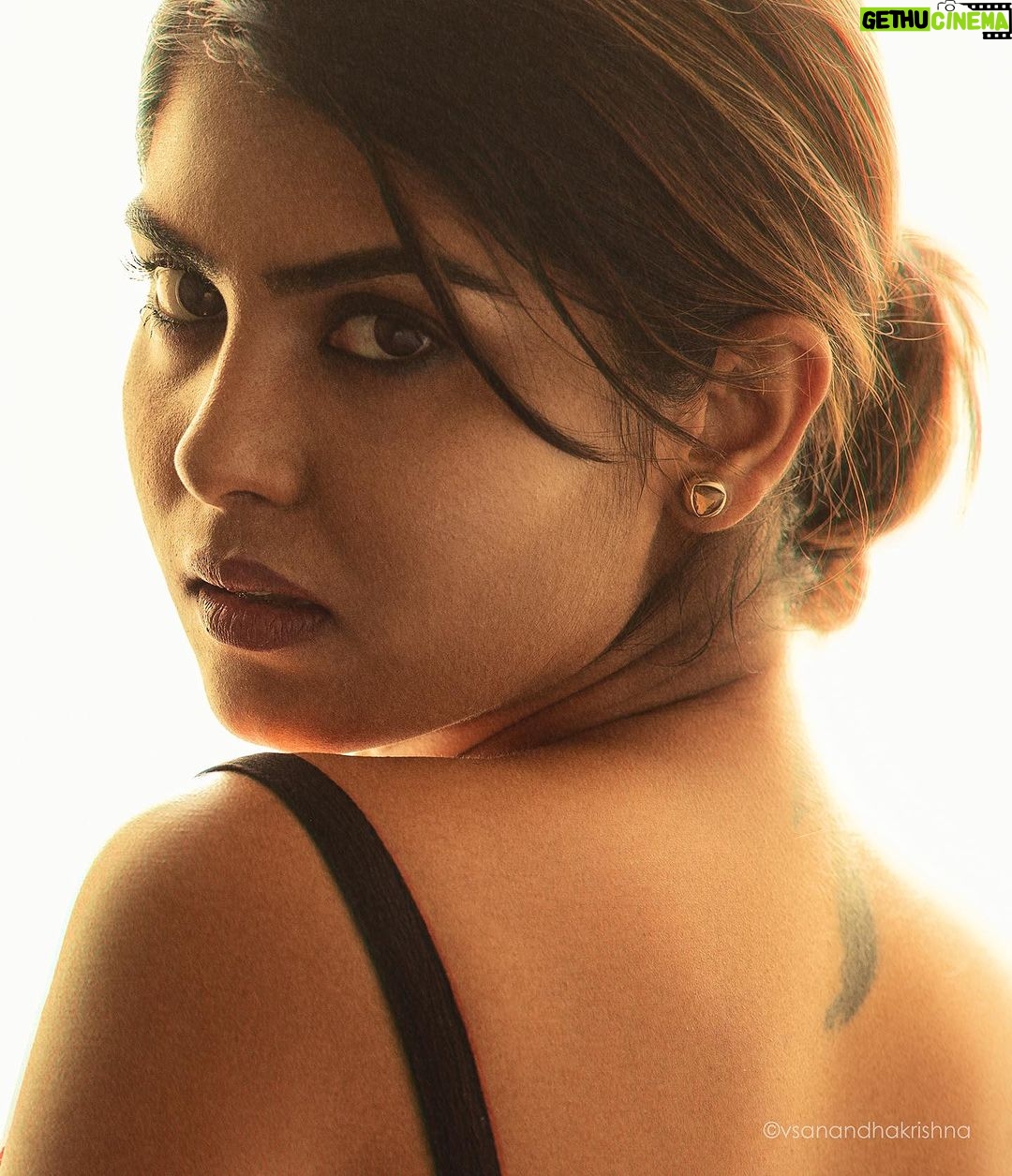 Upasana Rai Instagram - Turn behind to see where your handwork has made your reach . Pc @v.s.anandhakrishna . #look #upasanarc #upasana