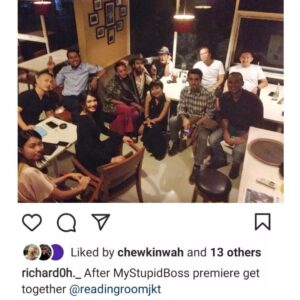 Upi Avianto Instagram - Kokoh sayang.... 🥺.

Semalam dari rumah duka aku mengenang lagi semua kebersamaan kita. Aku ambil beberapa foto dari IG Kokoh berikut captionnya buat aku kenang. Membaca caption Kokoh itu seperti bernada dengan suara Kokoh yang loud dan kocak. Kokoh adalah sahabat yang selalu siap mendengar segala keluh kesah kita, supporter terbaik untuk apapun yang kita kerjakan, dan teman diskusi yang asik tapi kadang juga ngeselin. Reading Room Cafe akan selalu jadi memori terindah kebersamaan kita. Tempat itu pernah jadi rumah keduaku.

Aku tau Kokoh pasti akan ngomel kalo tau aku terus menangis sepulangnya dari rumah duka hingga saat ini.. karena aku tau Kokoh pasti gak suka orang sedih karena Kokoh. "NGAPAIN LAH KAU MENANGIS TERUS?" pasti begitu kira-kira yang Kokoh akan bilang.

Kokoh sayang.. semoga di atas sana Kokoh masih dibolehin main drone dan aku akan melambai-lambaikan tanganku dari bawah sini. Dan kalo Kokoh ketemu Papaku di sana, please jangan diajak debat 😑.

Rest in love Kokohku sayang. Aku sangat sangat sangat kehilanganmu 😭❤. @richard0h._