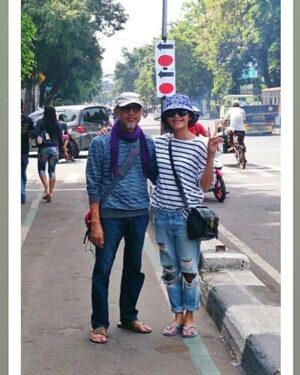 Upi Avianto Instagram - My heart still hurts 💔. 

Aku gak bisa berhenti berpikir apakah aku udah cukup membahagiakanmu.., apakah aku udah cukup jadi anak yang baik.., anak yang berbakti..

Membahagiakanmu selalu menjadi prioritas nomor satu dalam hidupku.. senyummu dan bahagiamu adalah bahagiaku yang utama..

Saat ini semua rasanya hampa.. kehilanganmu membuat duniaku runtuh..

Dada ini terus terasa sesak.. dan terus saja dipenuhi pertanyaan apakah aku sudah cukup membuatmu bahagia.. apakah udah cukup menjadi anak yang baik dan berbakti padamu..😭

Entah bagaimana aku bisa menyembuhkan diriku.. tapi saat ini biarlah aku larut dalam perpisahan ini.. hingga aku benar-benar ikhlas nanti..

Satu-satunya hal yang meringankan sakit ini.. bahwa kini Papa sudah bersama-sama kembali dengan the love of your life; Mama.

I miss you so much, Pa.. Tidak ada lagi orang yang akan memuji masakanku meski sebenernya rasanya gak enak. 

Papa orang baik, aku cinta sekali padamu 💔. Till we meet again.