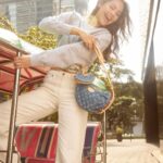 Urassaya Sperbund Instagram - Tuktuk adventures = always a good idea 🛺 #LVRemix @louisvuitton