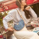 Urassaya Sperbund Instagram - Tuktuk adventures = always a good idea 🛺 #LVRemix @louisvuitton
