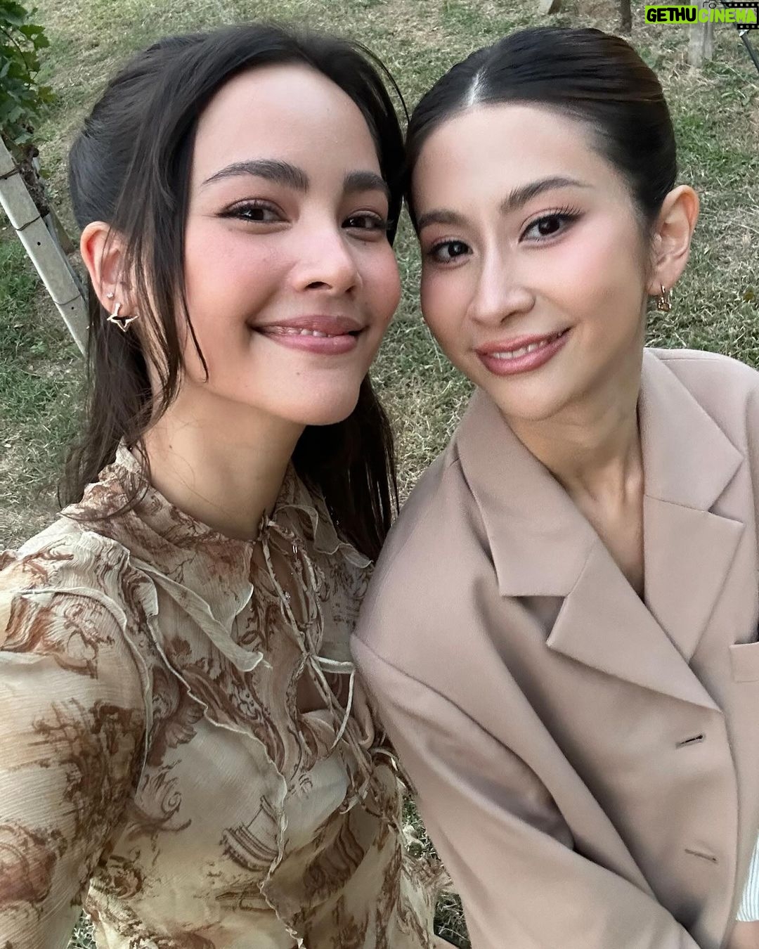 Urassaya Sperbund Instagram - Beautiful beautiful wedding with my person @tibbiee 💕 so very happy for you @nattynantanat and @mannyyy.l