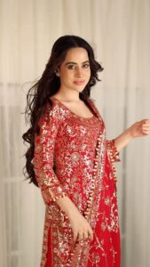 Urfi Javed Instagram - Outfit @abujanisandeepkhosla This Georgeous wig is from @nishhair