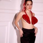 Urfi Javed Instagram - A little late to valentines party ! Dayum !! Wanted to wear this for valentines 💘
