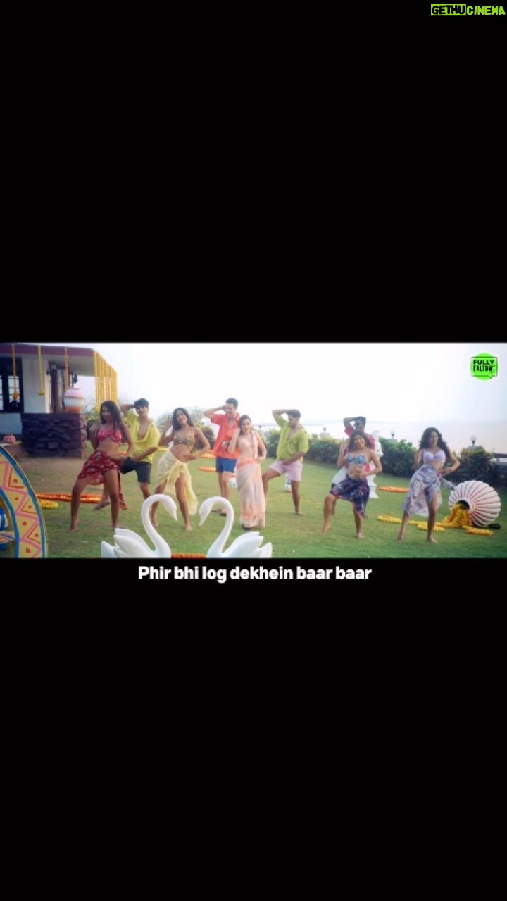 Urfi Javed Instagram - Bas ho gaya ab bohot intezaar⌛️ Uorfi aa gayi hai lekar Villa Wala Pyaar💕 Ab hoga entertainment non stop mere yaar! Isko sunte sunte ho jao iss season ke grand finale ke liye bhi taiyyar. Fully Faltoo laya hai yeh drama aapke liye from samunder paar.😎 @realfullyfaltoo @joshuachhabra@akashlinachandra @sakshi__shrivas @justin_dcruz_ @soundousmoufakir kashishratnani04 @tara.starboy @iamirhossein_deh Credits: Managed by : @sannjuu @splendid_pr Music Production: @epr_svnslas_iyer & @gj_storm Song lyrics: @wickedsunnyyyyy Singer: @debanjalilily Choreographed by : Bunty Shrivastav Asst: Rutuja Parekh & Rahul Sonavne