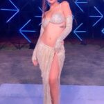 Urfi Javed Instagram - Fashion moment nahi, fashion icon with a snap! 💁🏻‍♀️ Watch #MTVSplitsvillaX4, Co-powered by @wildstoneofficial and @onn_premiumwear, every Sat and Sun at 7pm. Only on MTV and Voot. Follow @realfullyfaltoo to get your daily dose of Faltoogiri from MTV Splitsvilla X4! Managed by @sannjuu #PyaarSamundarPaar #MTVSplitsvilla #Splitsvilla