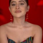 Urfi Javed Instagram - Splitsvilla mein hone wali hai pataaka kudi @urf7i ki entry. 💣 Things just got interesting! Watch #MTVSplitsvillaX4, Co-powered by @wildstoneofficial & @onn_premiumwear, premiering now, every Sat & Sun. Only on MTV & Voot! #PyaarSamundarPaar #Splitsvilla #MTVSplitsvilla
