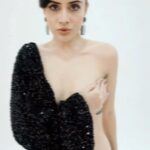 Urfi Javed Instagram - Till the time you become rich enough to buy twitter , Instagram , Facebook you guys gotta tolerate these ghastly sights of mine . Here’s a lesson for you mofos out there - You don’t control the world. You’re just an average (some of them below average) human beings who think what a girl puts on her body is their business . Shot by @sk_.click @heartupmysleeves Styling @rimadidthat