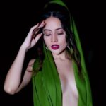 Urfi Javed Instagram - Life is a prize but to live doesn’t mean you’re alive ! Hair @geetajaiswal422_ 📸 @sk_click_a_world