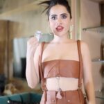 Urfi Javed Instagram – I made a dress from a bag !! This outfit is so so bomb ! I can’t at times !! 
Can’t wait to wear this at some partyyyyy! 👜