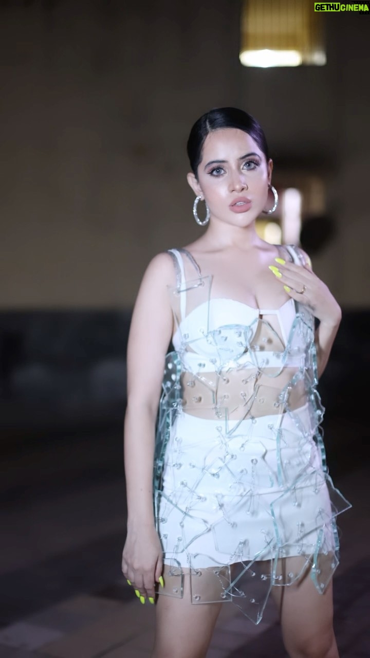 Urfi Javed Instagram - Yea I wore a dress made of broken glass pieces !! I think this looked fabulous ! People call me weird , crazy but guess what we all are crazy and weird , I’m just smart enough to embrace and let it empower me ! Hair @geetajaiswal422_ Make up meee Shot by @sk_click_a_world