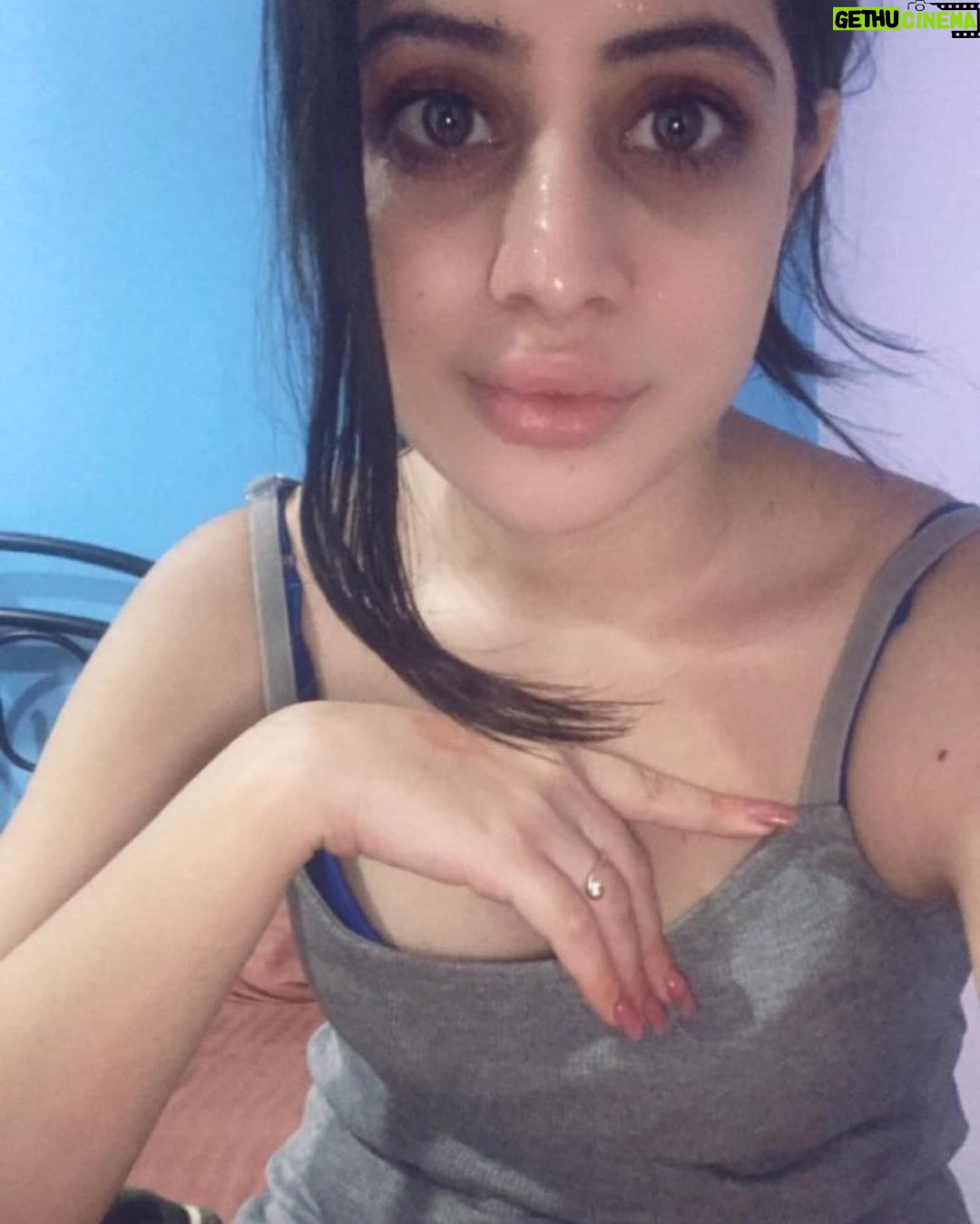 Urfi Javed Instagram - Just clarifying to these pictures are from 2016-2017 , not current Sharing with you all my lip filler journey I’ve been getting lip fillers from the age of 18 , I didn’t have that much money back then but I always felt my lips were too thin and I wanted bigger fuller lips . I went to dermat deni we’re ready to do it for less and these were the results at times ! I had to get them dissolved and mind it it’s the most painful thing ever !! I’m not telling people to not get them but Infact what I’m trying to say is just be careful while getting fillers or Botox . I still very much have lip fillers just that I know what suits my face and I know now less is more . Encouraging everyone to throughly research before going to any doctor . I actually revvokend fillers to everyone , if you have some insecurities about your face or body instead of hating yourself or your face it’s just better to opt for fillers or surgeries but but but from a very good doctor only.