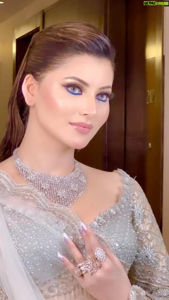 Urvashi Rautela Instagram - Excitingly wrapping up shooting on two films simultaneously, I eagerly anticipate the joyous Diwali Puja celebration with my beloved family 💎 🪔 More than 1 MILLION + reels on our #htd 🫶🏻🥰😘 ☆ ☆ ☆ ☆ ☆ ☆ ☆ ☆ ☆ ☆ ☆ ☆ ☆ ☆ ☆ ☆ #love #UR1 #reels #reelsinstagram #reelitfeelit #reelkarofeelkaro #reel #reelsvideo #reelsindia #actor #dance #girl #instagood #trending #India #instagram #india #humtohdeewane #urvashirautela #diwali #pink #kathak #india #cricket
