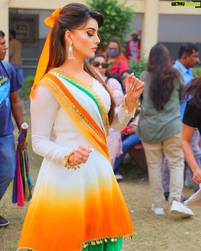 Urvashi Rautela Instagram - I LOVE MY INDIA 🇮🇳 & U ????? 🧡🤍💚 Happy Republic Day! May our nation continue to shine with the light of democracy, unity, and progress. #HappyRepublicDay 🇮🇳 🇮🇳 ☆ ☆ ☆ ☆ ☆ ☆ ☆ ☆ #love #UrvashiRautela #UR1 #India #Happy #Republicday