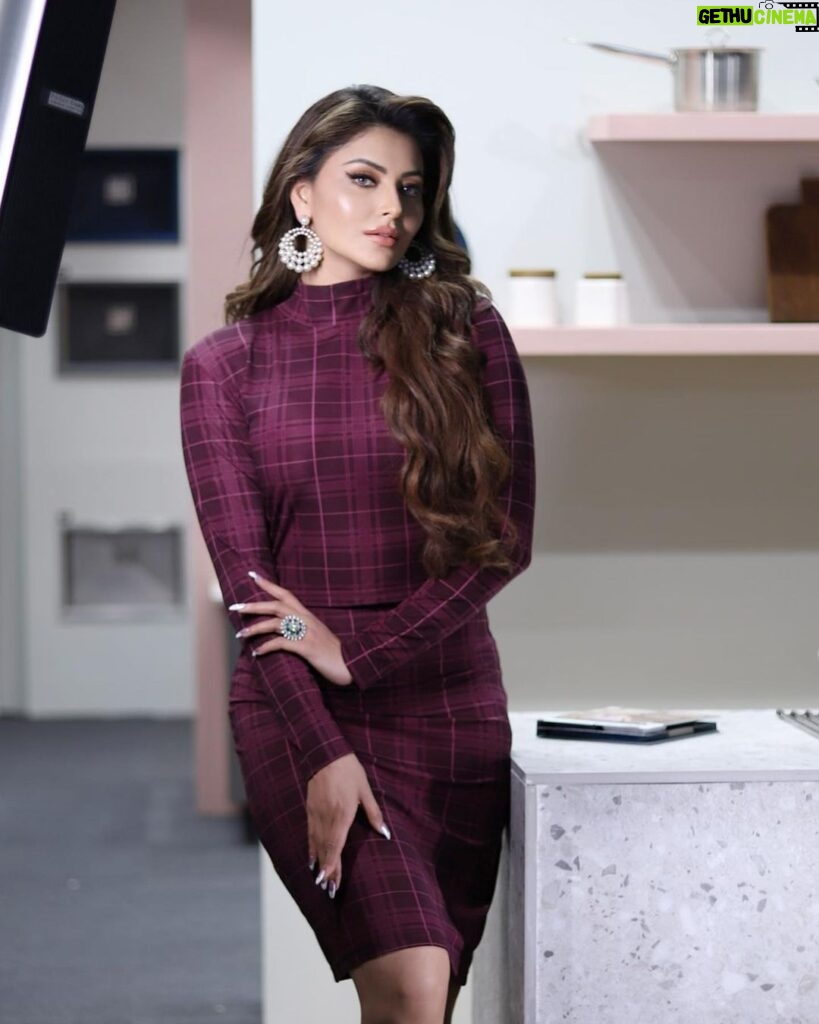 Urvashi Rautela Instagram - That to me is happiness when I feel like I am loved and I have a place to love deeply. That to me is happiness 💓 @labelshian @the_pixeleyes @sanketpatil.143_ ☆ ☆ ☆ ☆ ☆ ☆ ☆ ☆ #love #UrvashiRautela #UR1