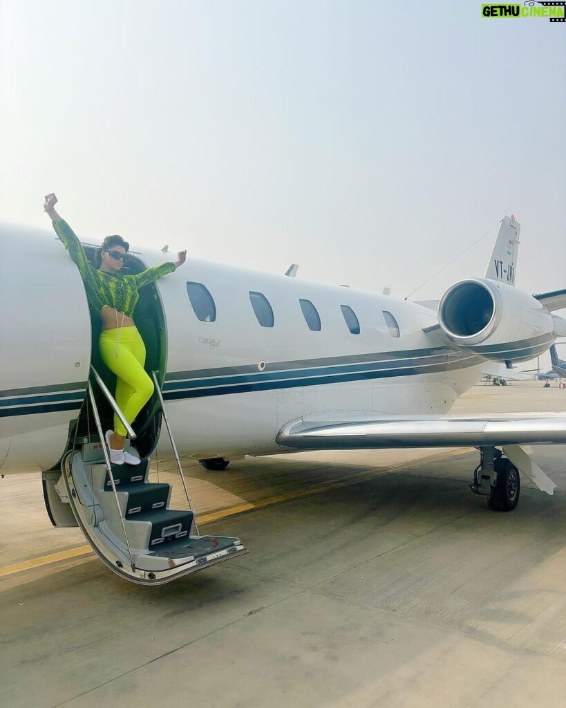 Urvashi Rautela Instagram - Love to fly private only 🛫 🛩️ even its for 10 minutes. Having completed intensive work on two consecutive theatrical films, I'm eager to enjoy some leisure time hopefully 🤞🏻🥰🫶🏻 ☆ ☆ ☆ ☆ ☆ ☆ ☆ ☆ #love #UrvashiRautela #UR1 #privatejet