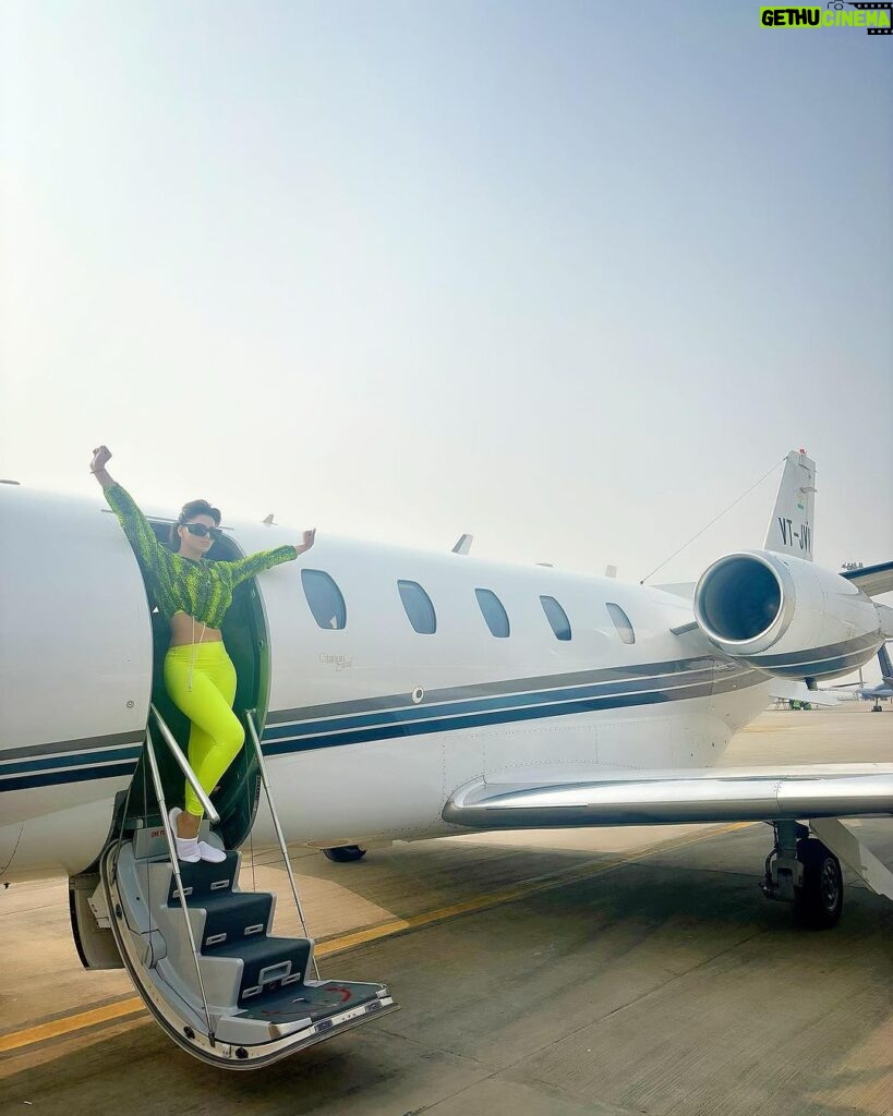 Urvashi Rautela Instagram - Love to fly private only 🛫 🛩 even its for 10 minutes. Having completed intensive work on two consecutive theatrical films, I'm eager to enjoy some leisure time hopefully 🤞🏻🥰🫶🏻 ☆ ☆ ☆ ☆ ☆ ☆ ☆ ☆ #love #UrvashiRautela #UR1 #privatejet