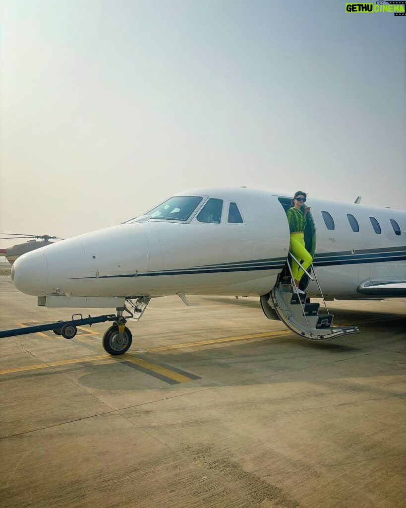 Urvashi Rautela Instagram - Love to fly private only 🛫 🛩️ even its for 10 minutes. Having completed intensive work on two consecutive theatrical films, I'm eager to enjoy some leisure time hopefully 🤞🏻🥰🫶🏻 ☆ ☆ ☆ ☆ ☆ ☆ ☆ ☆ #love #UrvashiRautela #UR1 #privatejet