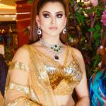 Urvashi Rautela Instagram - The little things?The little moments? -They aren't little ⭐️🌟💫 @reynutaandon @jewellery_by_kirankhan @Styleitupwithraavi @littlepuffsofhappiness @amtrend_studio_productions ☆ ☆ ☆ ☆ ☆ ☆ ☆ ☆ #love #UrvashiRautela #UR1