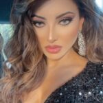 Urvashi Rautela Instagram - Super grateful to receive all your love & blessings 🌹🌹🌹🌙🌙🌙 #HumTohDeewane ☆ ☆ ☆ ☆ ☆ ☆ ☆ ☆ ☆ ☆ ☆ ☆ ☆ ☆ ☆ ☆ #love #UR1 #reels #reelsinstagram #reelitfeelit #reelkarofeelkaro #reel #reelsvideo #reelsindia #actor #dance #girl #instagood #trending #India #instagram #india #humtohdeewane #elvishyadav #urvashirautela #yaseerdesai #elvisharmy #pink #kathak