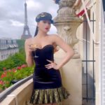 Urvashi Rautela Instagram - PARIS FASHION WEEK 🇫🇷🖤 for @alexismabille #hautecouture @plaza_athenee @dorchestercollection #DCmoments @lametamorphoseofficial @chanelofficial ☆ ☆ ☆ ☆ ☆ ☆ ☆ ☆ #love #UrvashiRautela #reels #reelsinstagram #reelitfeelit #reelkarofeelkaro #reel #reelsvideo #reelsindia #actor #dance #girl #instagood #trending #India #instagram #india #cannes #cannesfilmfestival #amfar #pfw #lametamorphoseofficial #parisfashionweek #alexismabille Hotel Plaza Athenee