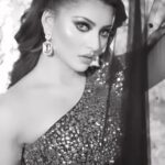 Urvashi Rautela Instagram - They fear love, because it creates the world they cannot control 🖤 ☆ ☆ ☆ ☆ ☆ ☆ ☆ ☆ ☆ ☆ ☆ ☆ ☆ ☆ ☆ ☆ #love #UR1 #reels #reelsinstagram #reelitfeelit #reelkarofeelkaro #reel #reelsvideo #reelsindia #actor #dance #girl #instagood #trending #India #instagram #india #urvashirautela #pink #kathak #india #cricket #parisfashionweek #red #bollywood #newyear #birthday