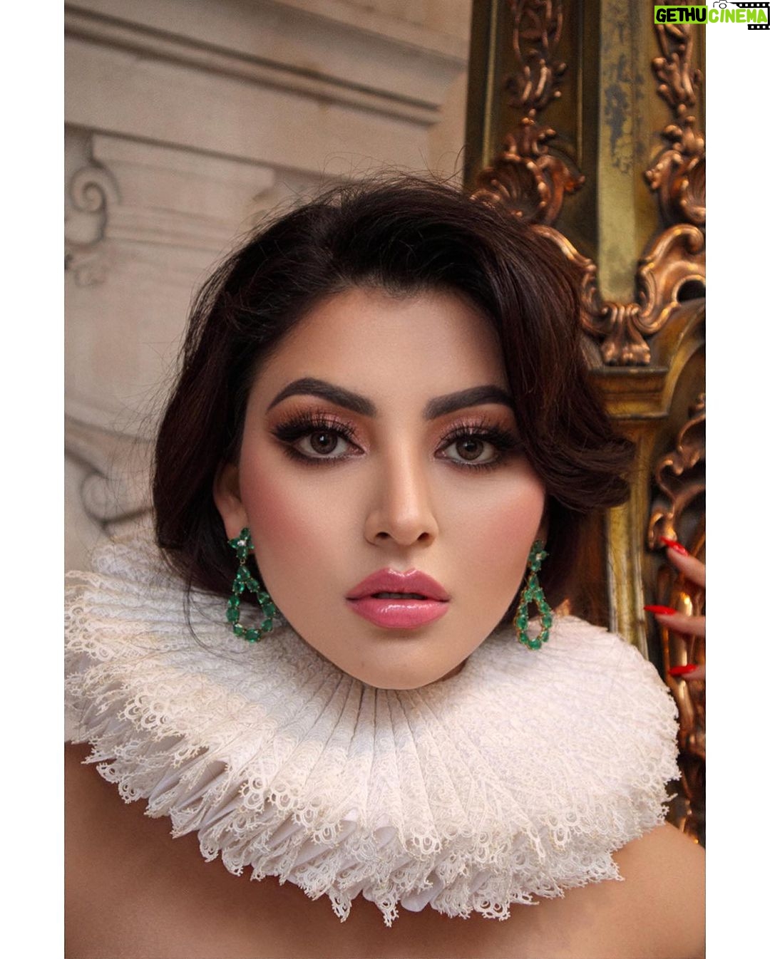 Urvashi Rautela Instagram - Le monde est un livre dont chaque pas nous ouvre une page. -Alphonse de Lamartine β€οΈβπ₯ Photographe & Styliste : Etienne Jeanson @jnsn_fashion (@etiennejeanson) MUA : Selina Beutler @selinabeutler Hair : Devi Mark @devimarkhair Artist : Urvashi Rautela @urvashirautela Assistantes styliste : Ryme Alnocta @alnoctaryme / Lucrezia Sforza @lureziasforza_ Dress: @gemymaalouf @inalazarovparis @crush.magazine.official Press officer @giorgiaviolacom @nzkhan β β β β β β β β #love #UrvashiRautela #UR1 #pfw Paris, France