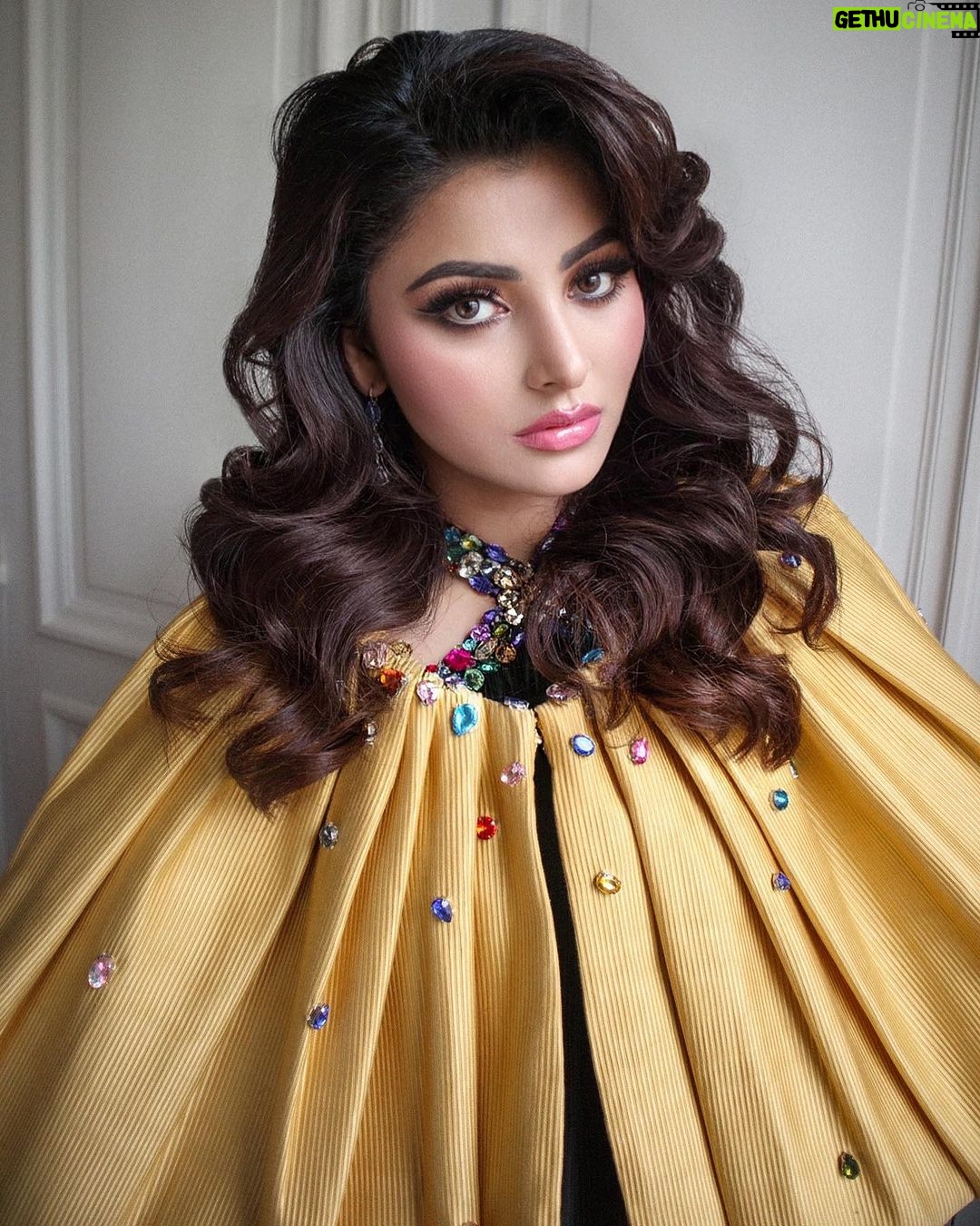 Urvashi Rautela Instagram - Sois belle à ta façon ❤️🔥🇫🇷 Photographe & Styliste : Etienne Jeanson @jnsn_fashion (@etiennejeanson) MUA : Selina Beutler @selinabeutler Hair : Devi Mark @devimarkhair Artist : Urvashi Rautela @urvashirautela Assistantes styliste : Ryme Alnocta @alnoctaryme / Lucrezia Sforza @lureziasforza_ Dress: @gemymaalouf @inalazarovparis @crush.magazine.official Press officer @giorgiaviolacom @nzkhan ☆ ☆ ☆ ☆ ☆ ☆ ☆ ☆ #love #UrvashiRautela #UR1 #pfw Paris, France