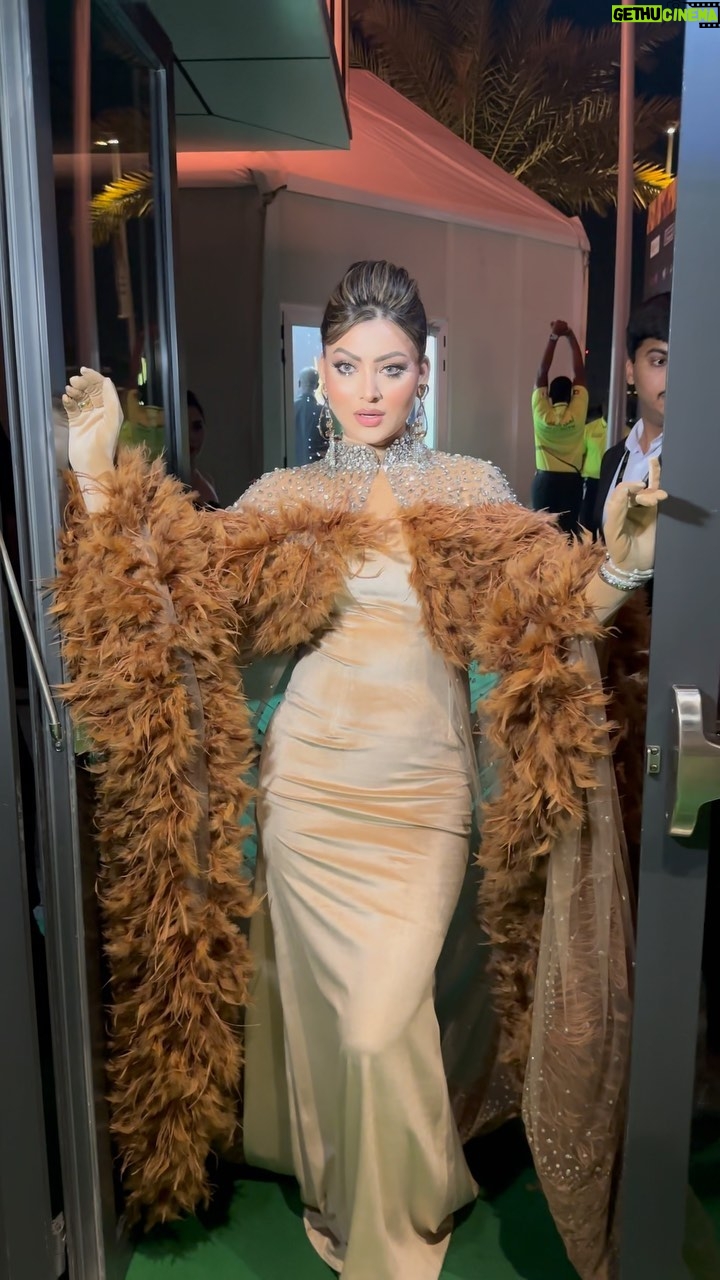 Urvashi Rautela Instagram - 🤎 ☆ ☆ ☆ #love #UrvashiRautela #UR1 #reels #reelsinstagram #reelitfeelit #reelkarofeelkaro #reel #reelsvideo #reelsindia #actor #dance #girl #instagood #trending #India #instagram #india #cannes #cannesfilmfestival #amfar #iifa #pahadi #atlelierzuhra