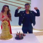 Urvashi Rautela Instagram - Thanks a million to all my magnificent fans & loved ones for all your blessings 🥰😘 I love you ♥️ #Birthday #BirthdayGirl #24CARATREALGOLDCAKE 🌹❤️ BIRTHDAY CELEBRATIONS ON #LOVEDOSE 2 SETS. Thank you @yoyohoneysingh & everyone ❤️‍🩹❣️ #LOVEDOSE 2 ☆ ☆ ☆ ☆ ☆ ☆ ☆ ☆ ☆ ☆ ☆ ☆ ☆ ☆ ☆ ☆ #love #UR1 #reels #reelsinstagram #reelitfeelit #reelkarofeelkaro #reel #reelsvideo #reelsindia #actor #dance #girl #instagood #trending #India #instagram #india #urvashirautela #pink #kathak #india #cricket #parisfashionweek #red #bollywood #birthday #vigdiyanheeryan ★ Happy Birthday to You ★