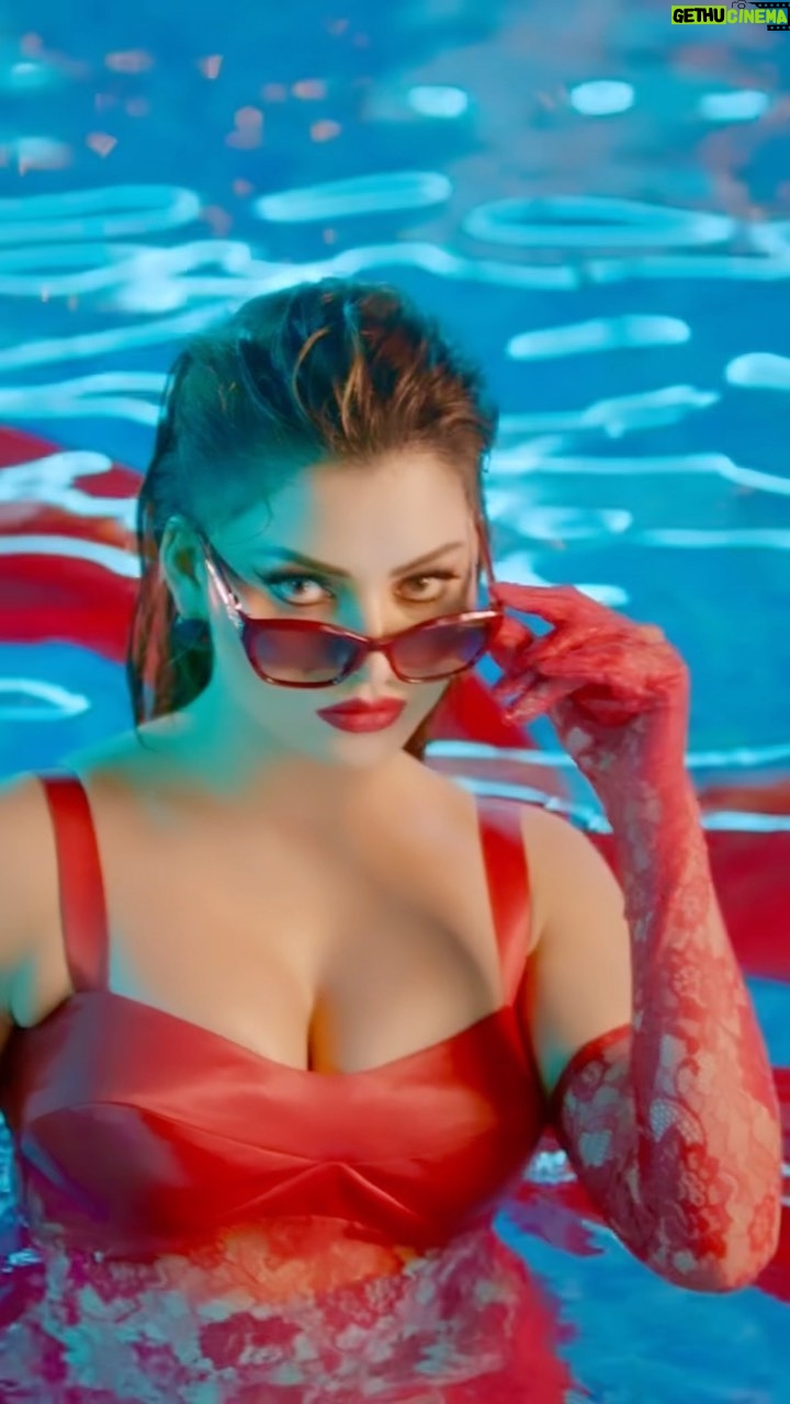 Urvashi Rautela Instagram - β₯οΈπΉ β β β β β β β β β β β β β β β β #love #UR1 #reels #reelsinstagram #reelitfeelit #reelkarofeelkaro #reel #reelsvideo #reelsindia #actor #dance #girl #instagood #trending #India #instagram #india #urvashirautela #pink #kathak #india #cricket #parisfashionweek #red