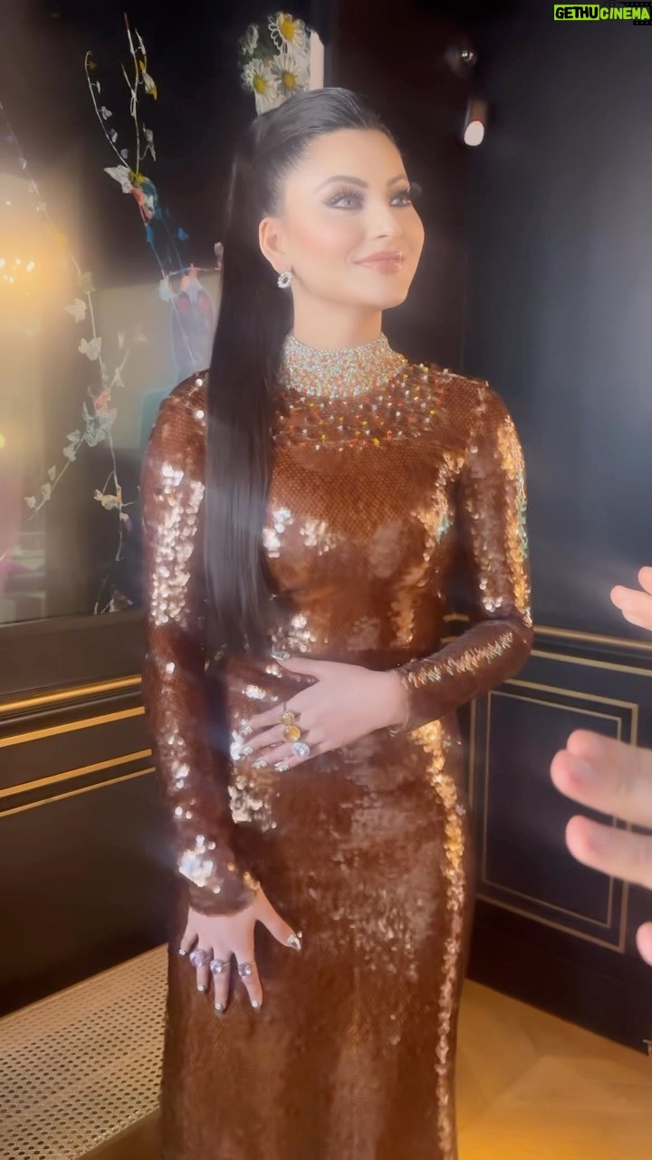 Urvashi Rautela Instagram - Merci @boucheron Paris π β β β β β β β β β β β β β β β β #love #UR1 #reels #reelsinstagram #reelitfeelit #reelkarofeelkaro #reel #reelsvideo #reelsindia #actor #dance #girl #instagood #trending #India #instagram #india #urvashirautela #diwali #pink #kathak #india #cricket #parisfashionweek #boucheron Boucheron