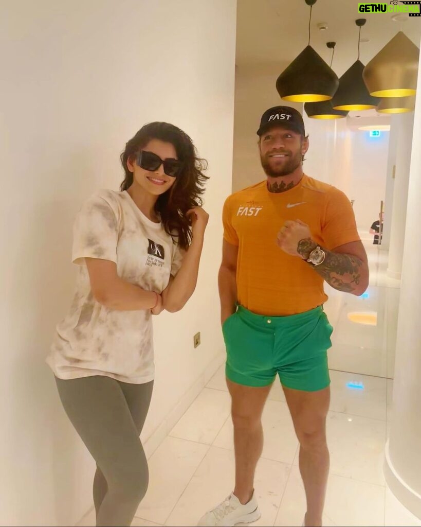 Urvashi Rautela Instagram - #NBK109 (Female lead / police officer’s role) film workout training with none other than @thenotoriousmma thanks a million Conor 🧨🧨🧨 #StayTuned ☆ ☆ ☆ ☆ ☆ ☆ ☆ ☆ #love #UrvashiRautela #UR1 #MMA #boxer #UFC #conormcgregor #conor #khabibnurmagomedov #khabib UFC "Ultimate Fighting Championship"