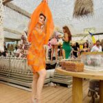 Urvashi Rautela Instagram - Mom’s Birthday 🧡 dump 🧡🧡🎉 @sofilamviri @lam_viri_premium_atelier @siriusdancefashion @jasleen_stylediva ☆ ☆ ☆ ☆ ☆ ☆ ☆ ☆ #love #UrvashiRautela #UR1 #NewYear