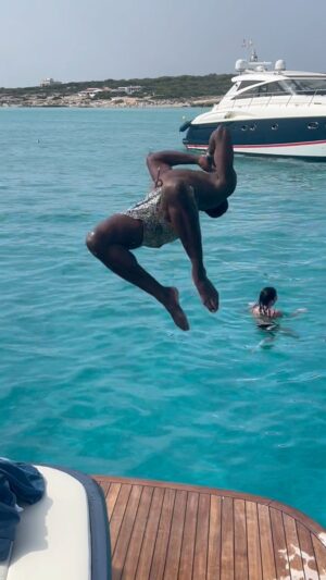 Usain Bolt Instagram - Drift 🏝️😎