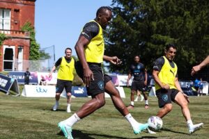 Usain Bolt Instagram - Don’t get it twisted‼️
Run‼️
⚽️