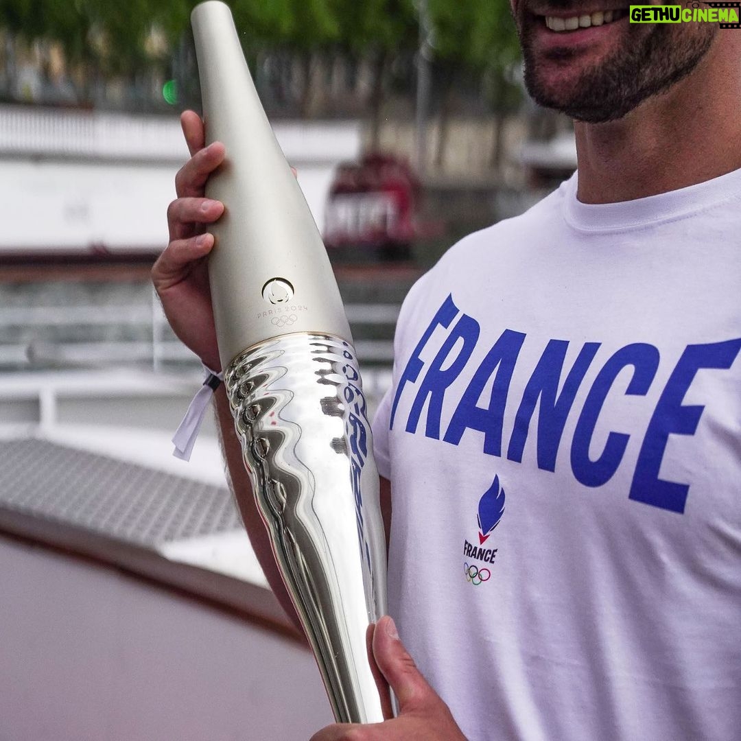 Usain Bolt Instagram - Unforgettable moments from an unforgettable day in Paris! 🎉 Witness the reveal of the #Paris2024 Olympic torch as @UsainBolt and 100 other French athletes sail aboard the iconic @EquipeFra team boat ⚡️🇫🇷