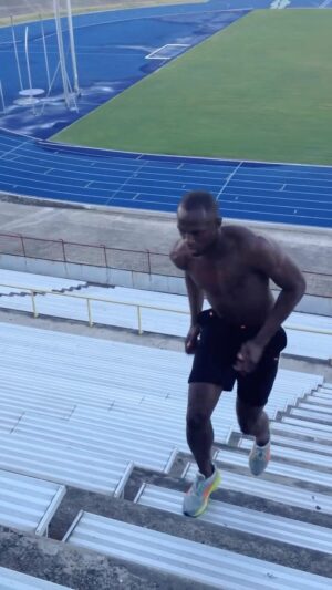 Usain Bolt Instagram - What we been through is more than tongue can tell #BornFighter #unstoppable 💪🏿