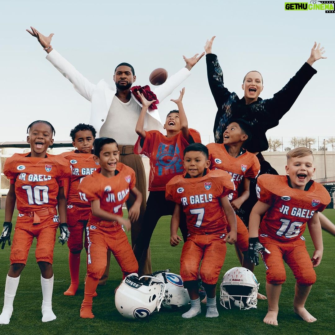 Usher Instagram - SUPER BOWL MVP Thank U again @voguemagazine for this wonderful cover story and write up. Thank U to @carolynmurphy for being apart of this special moment. And a very special thank U to my team @chamberschris @thechambergroup_experience Lydia, and @bellamybrewster. Photographer: Campbell Addy / @campbelladdy Writer: Alessandra Codinha / @atcodinha Fashion Editor: Max Ortega / @maxortegag Hair: Shawn “Shizz” Porter (for Usher) / Evanie Frausto @evaniefrausto (for Carolyn Murphy) Makeup: Lola Okanlawon @lolasbeautymark (for Usher) / Raisa Flowers @raisaflowers (for Carolyn Murphy) Talent Director: Sergio Kletnoy // @sergiokletnoy